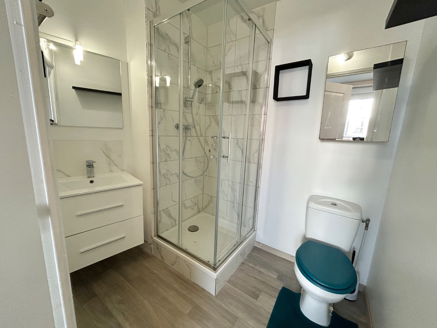 
                                                Location
                                                 Studio en plein cœur de Saint Leu