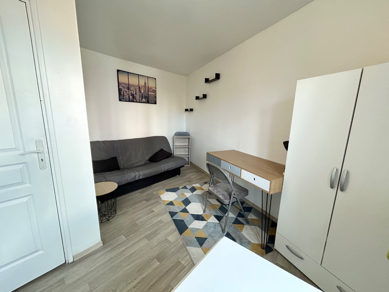 
                                                Location
                                                 Studio en plein cœur de Saint Leu