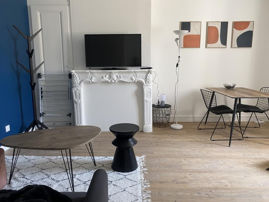 
                                                Location
                                                 Studio en plein coeur du centre-ville