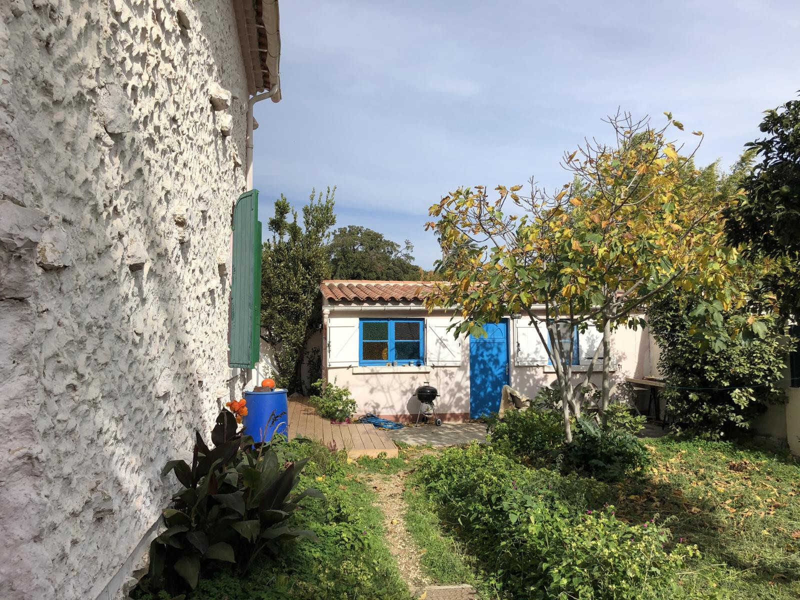 
                                                Location
                                                 Studio en rez de jardin avec place de parking