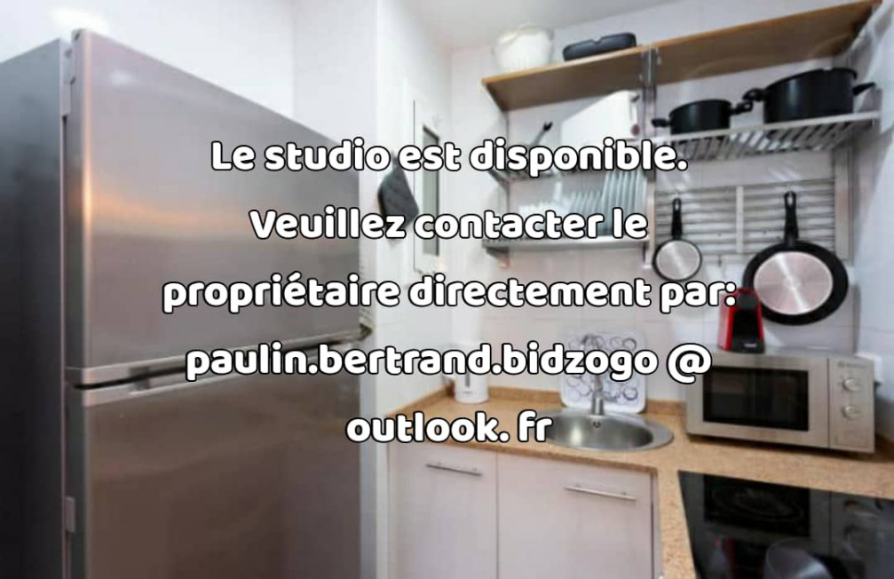 
                                                Location
                                                 Studio, environ 22 M², très bon état