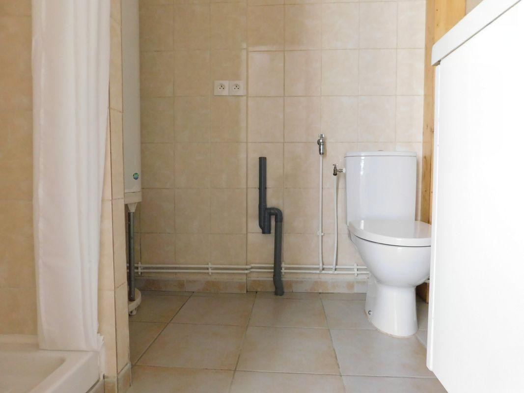 
                                                Location
                                                 Studio équipé