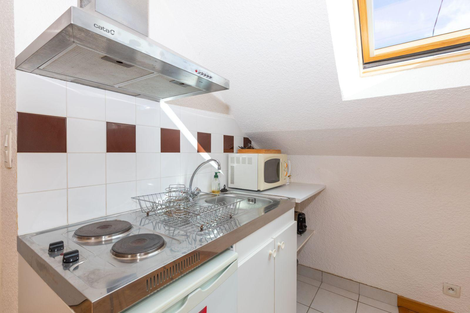 
                                                Location
                                                 Studio équipé "prêt à vivre" calme-nature en ville