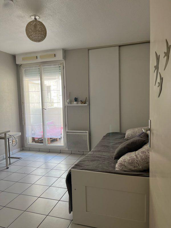 
                                                Location
                                                 Studio étudiant