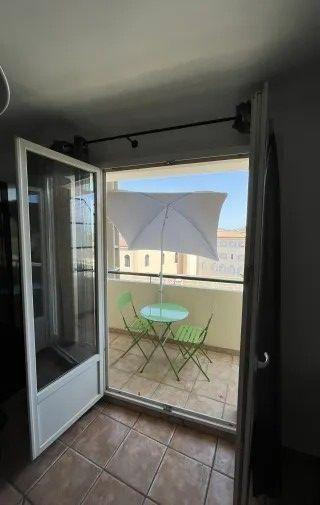 
                                                Location
                                                 Studio étudiant