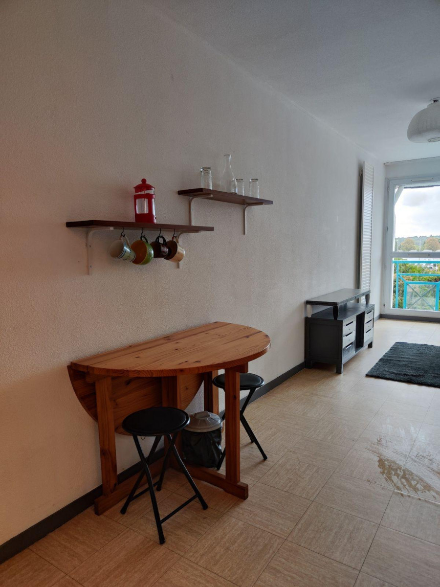 
                                                Location
                                                 STUDIO ETUDIANT MEUBLE