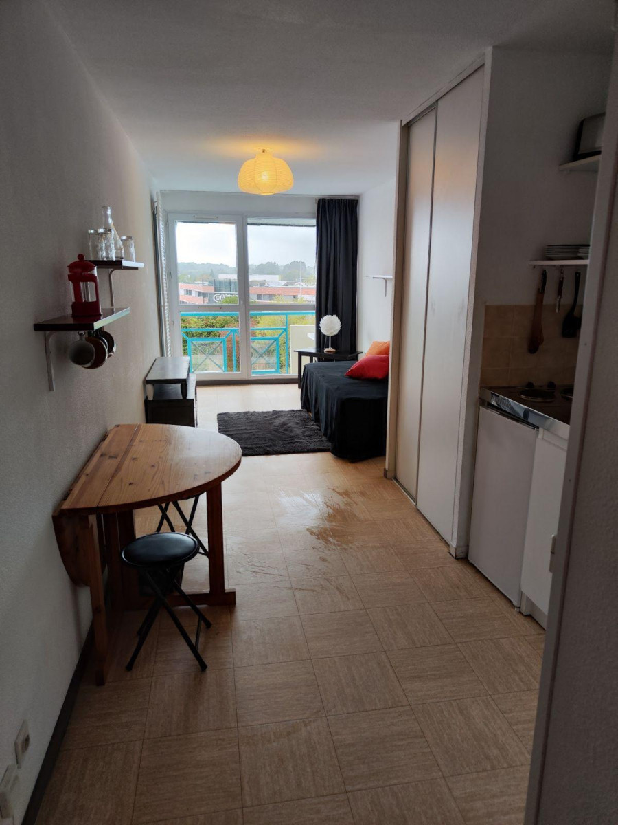 
                                                Location
                                                 STUDIO ETUDIANT MEUBLE
