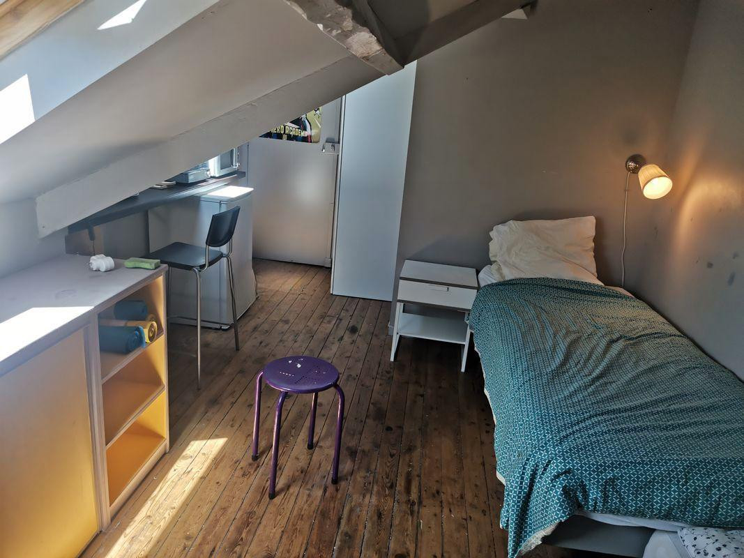 
                                                Location
                                                 Studio étudiant meublée