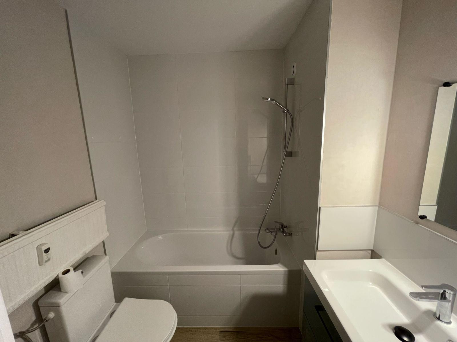 
                                                Location
                                                 Studio fac de lettres Nancy, rue Jacquinot