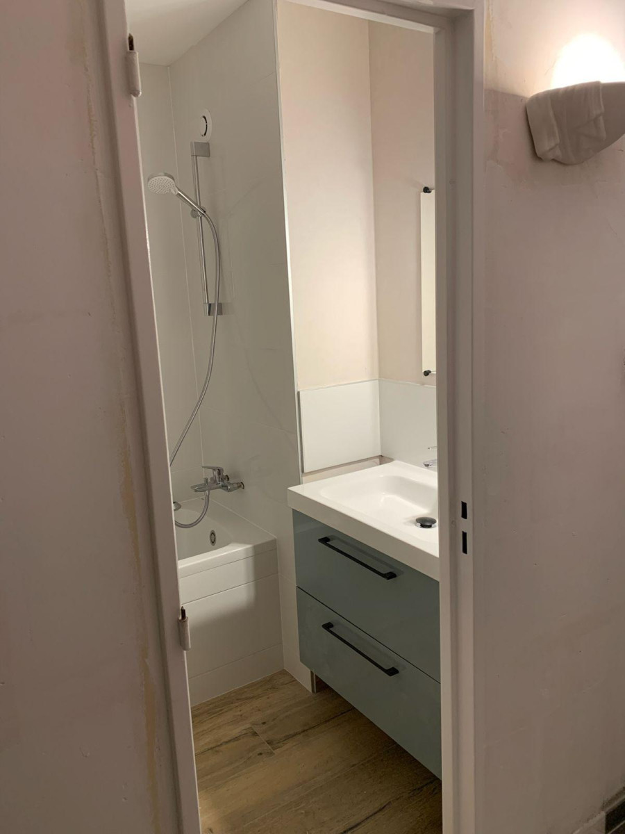 
                                                Location
                                                 Studio fac de lettres Nancy, rue Jacquinot