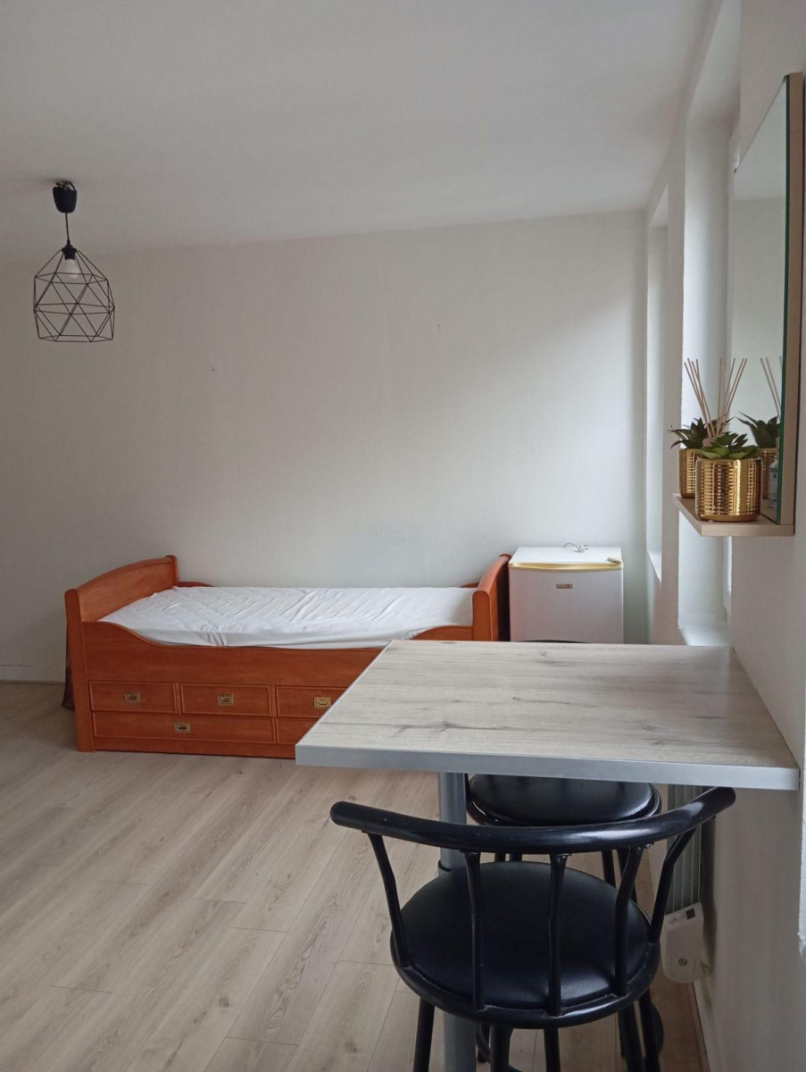 
                                                Location
                                                 Studio Henriville quartier recherché