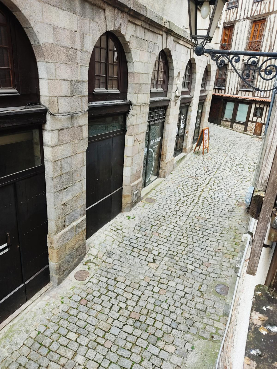 
                                                Location
                                                 Studio hypercentre rue piétonne