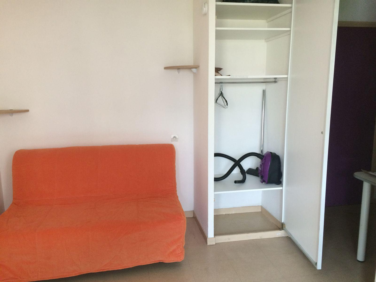 
                                                Location
                                                 Studio Idéal Étudiant