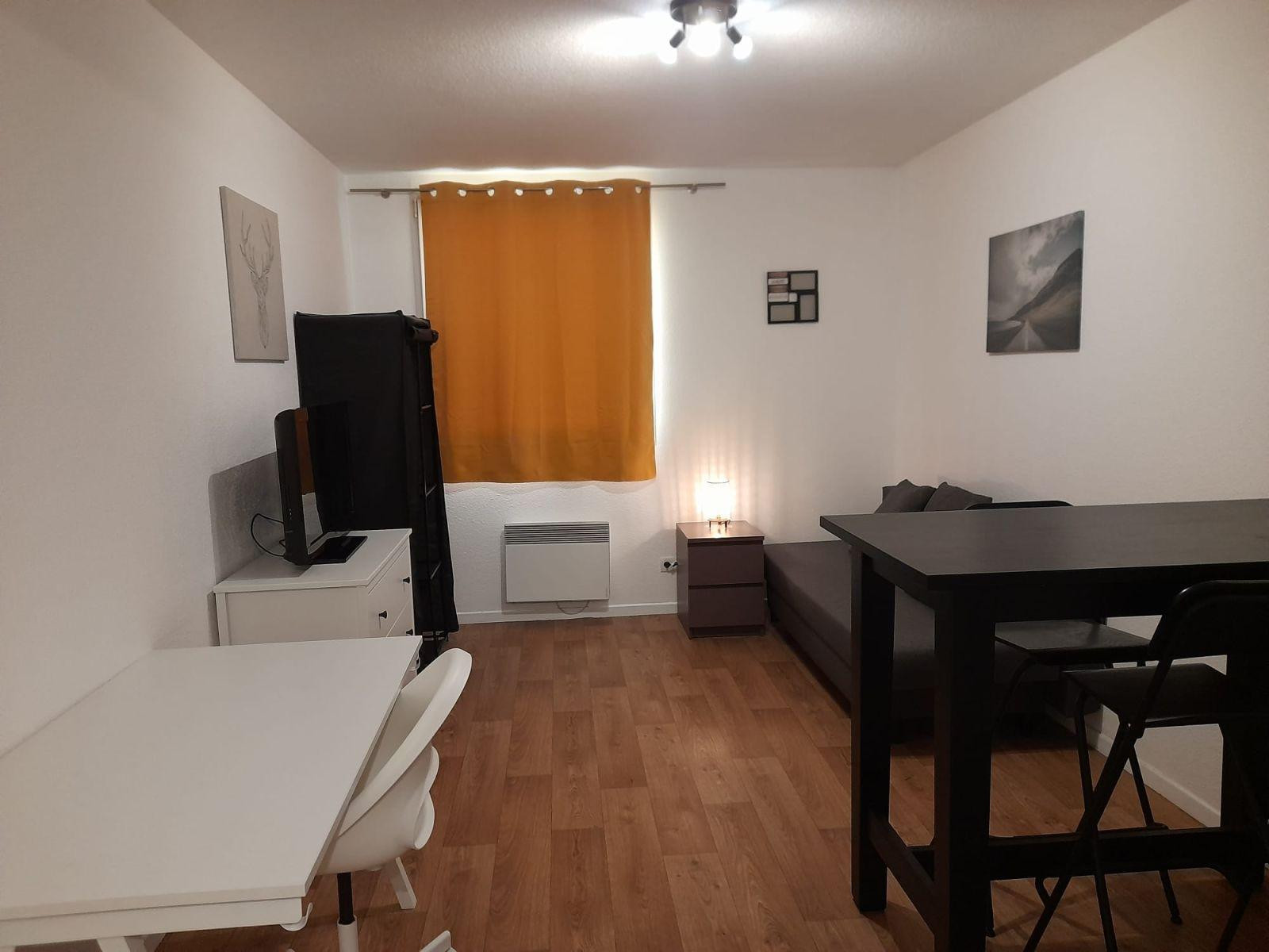 
                                                Location
                                                 Studio idéalement placé dans le vieux Lille