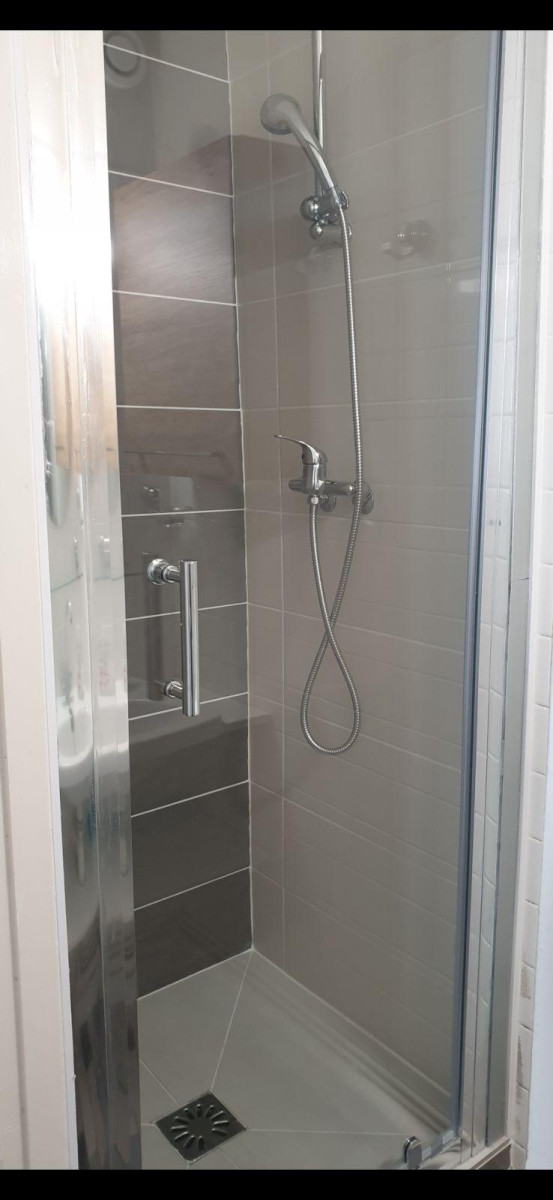 
                                                Location
                                                 Studio intra muros