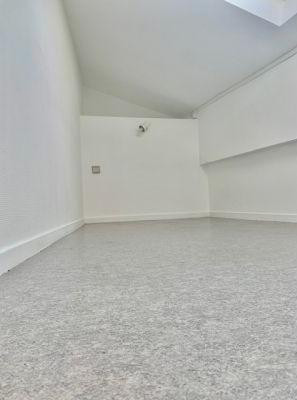 
                                                Location
                                                 Studio Jourdain Paris 20è
