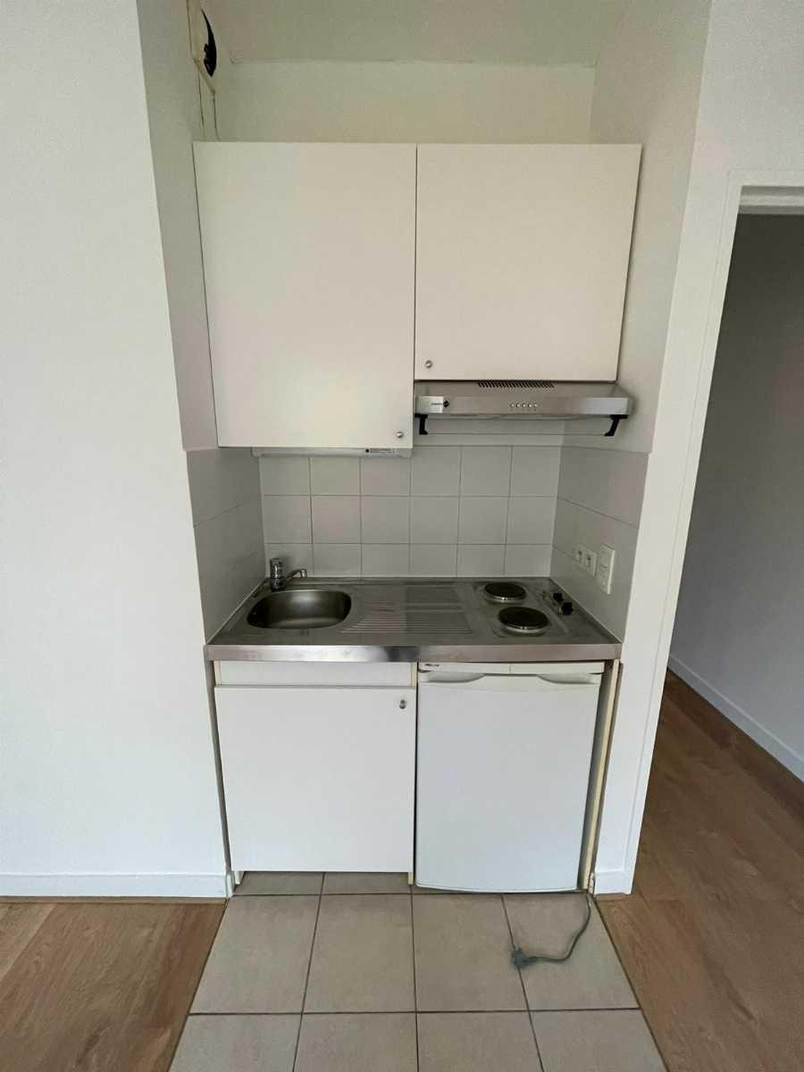 
                                                Location
                                                 Studio Levallois Perret