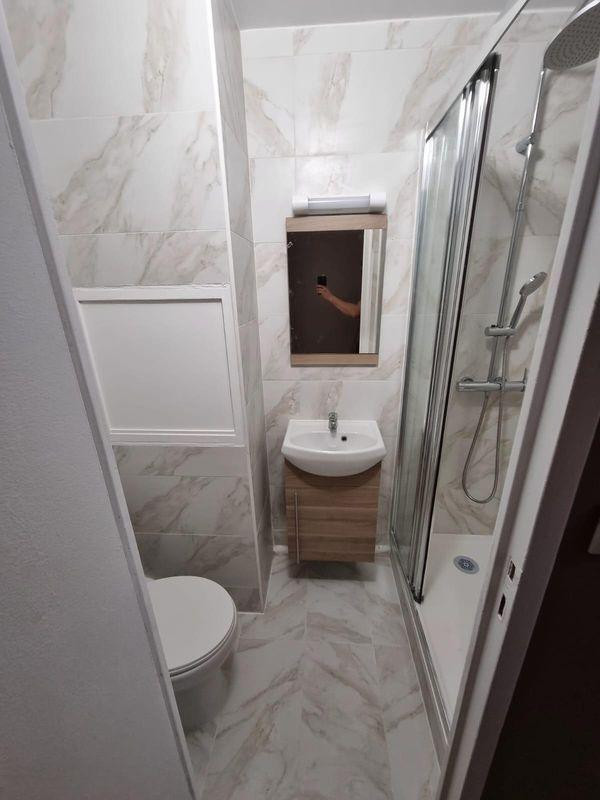 
                                                Location
                                                 Studio levallois refait a neuf