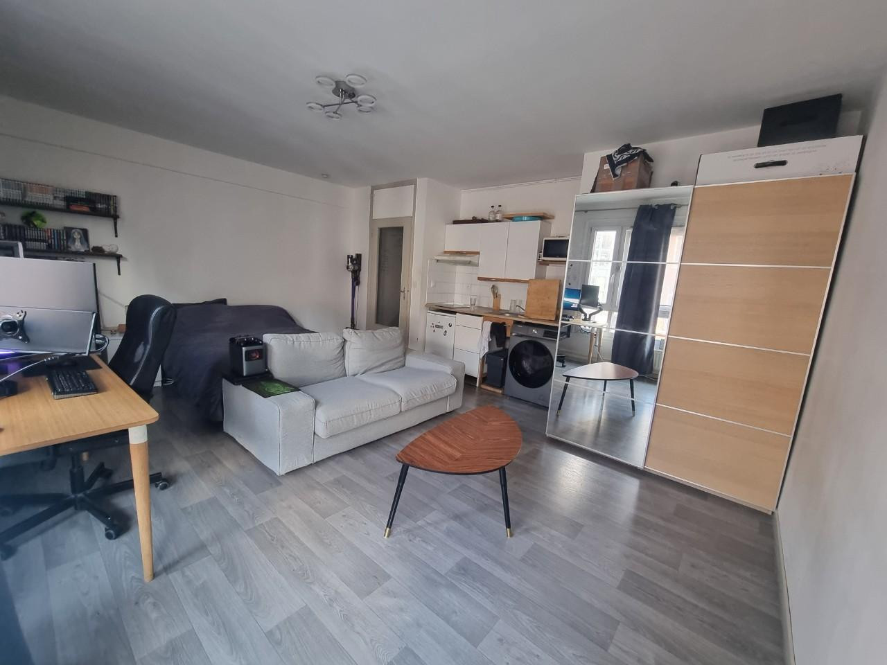 
                                                Location
                                                 STUDIO  LILLE  VAUBAN