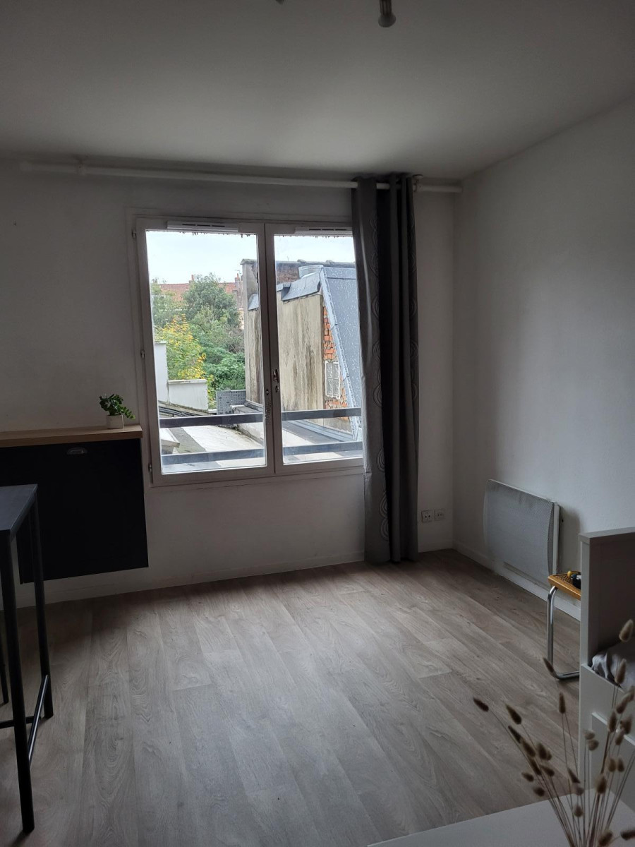 
                                                Location
                                                 STUDIO LILLE  VAUBAN