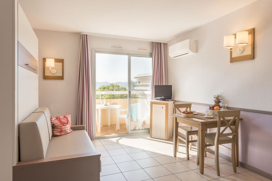 
                                                Vente
                                                 Studio Lmnp renta. 4.69 %