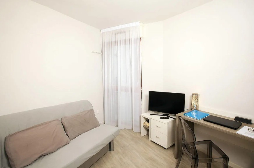 
                                                Vente
                                                 Studio Lmnp renta. 5.99 %