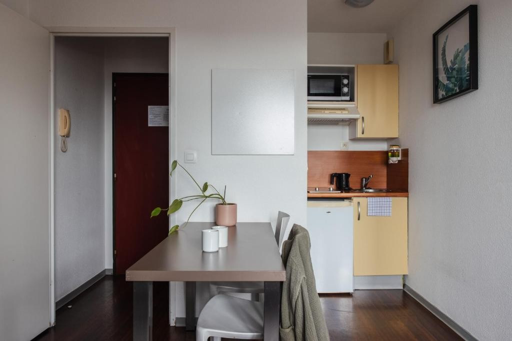 
                                                Vente
                                                 Studio Lmnp renta. 6.40 %