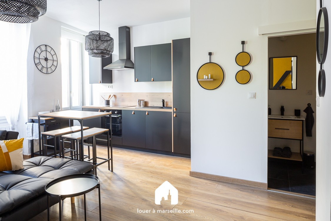 Location
                                                 STUDIO LONGCHAMP - LAM