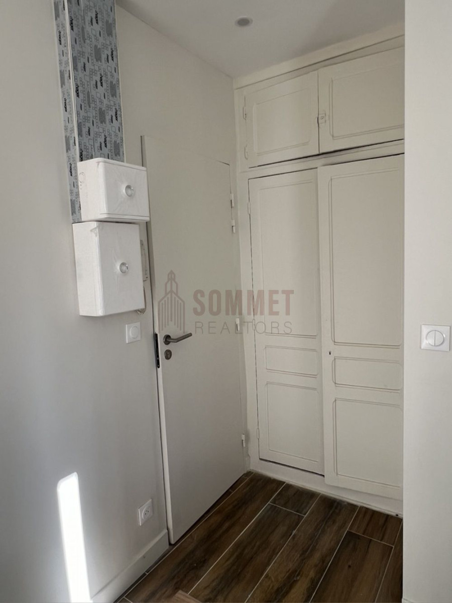 
                                                Vente
                                                 Studio loué VILLEJUIF — À 2 pas du Métro