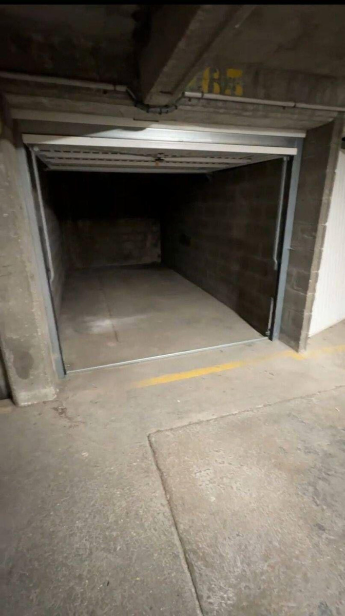
                                                Location
                                                 Studio lumineux 31m² vue dégagée, parking et cave