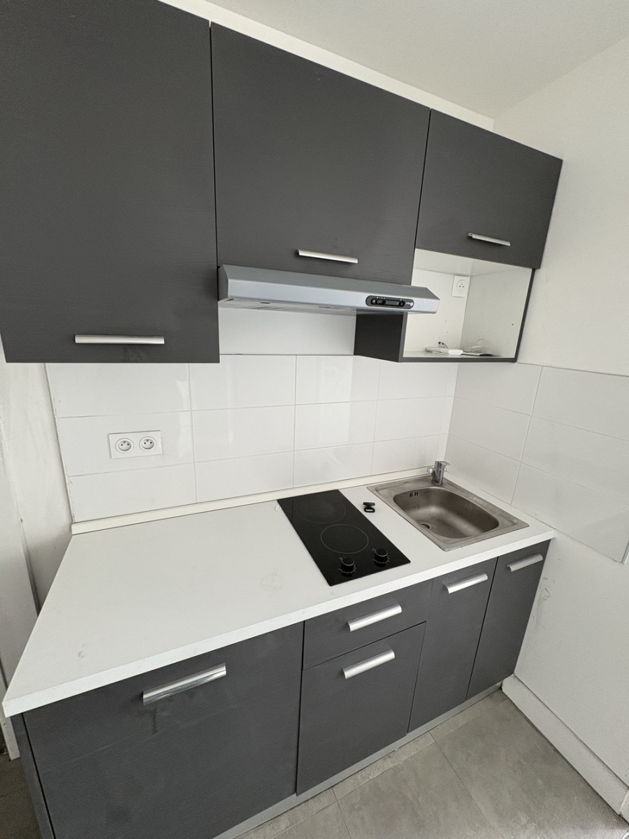 
                                                Location
                                                 Studio – Lumineux – 5ᵉ étage – Saint Fons