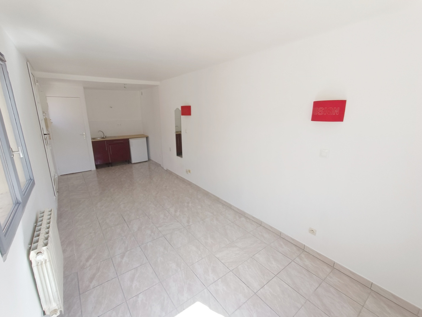 
                                                Vente
                                                 Studio lumineux avec extérieur privé