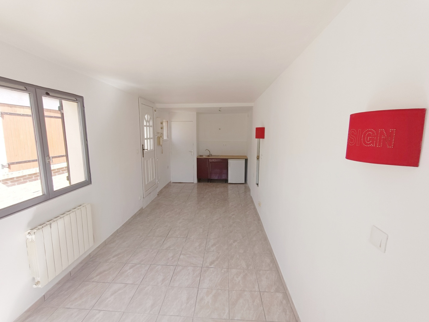 
                                                Vente
                                                 Studio lumineux avec extérieur privé