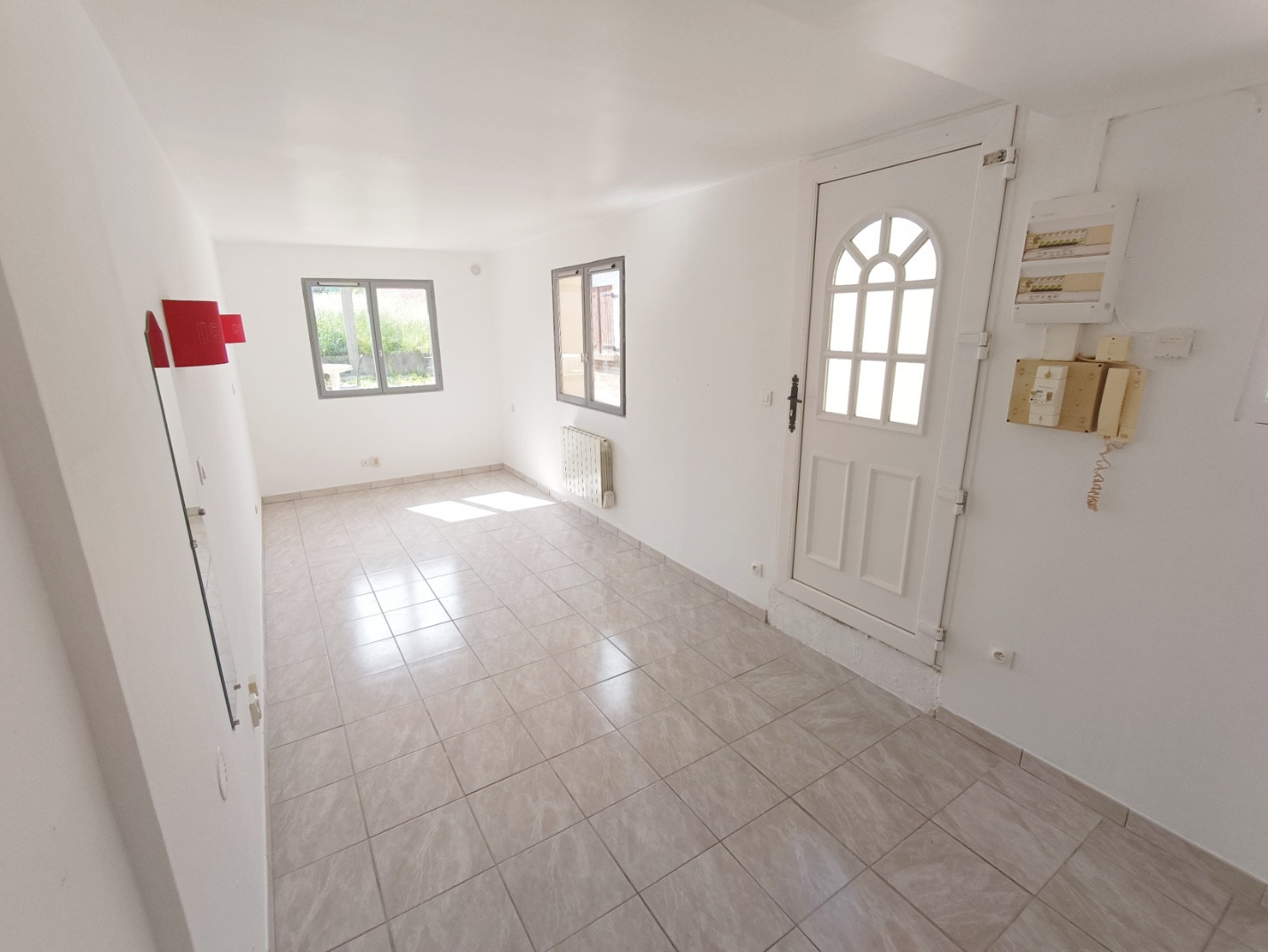 
                                                Vente
                                                 Studio lumineux avec extérieur privé