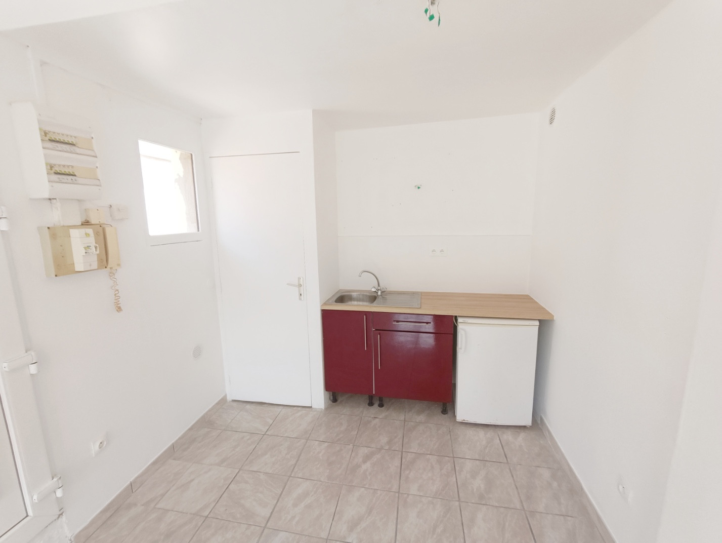 
                                                Vente
                                                 Studio lumineux avec extérieur privé