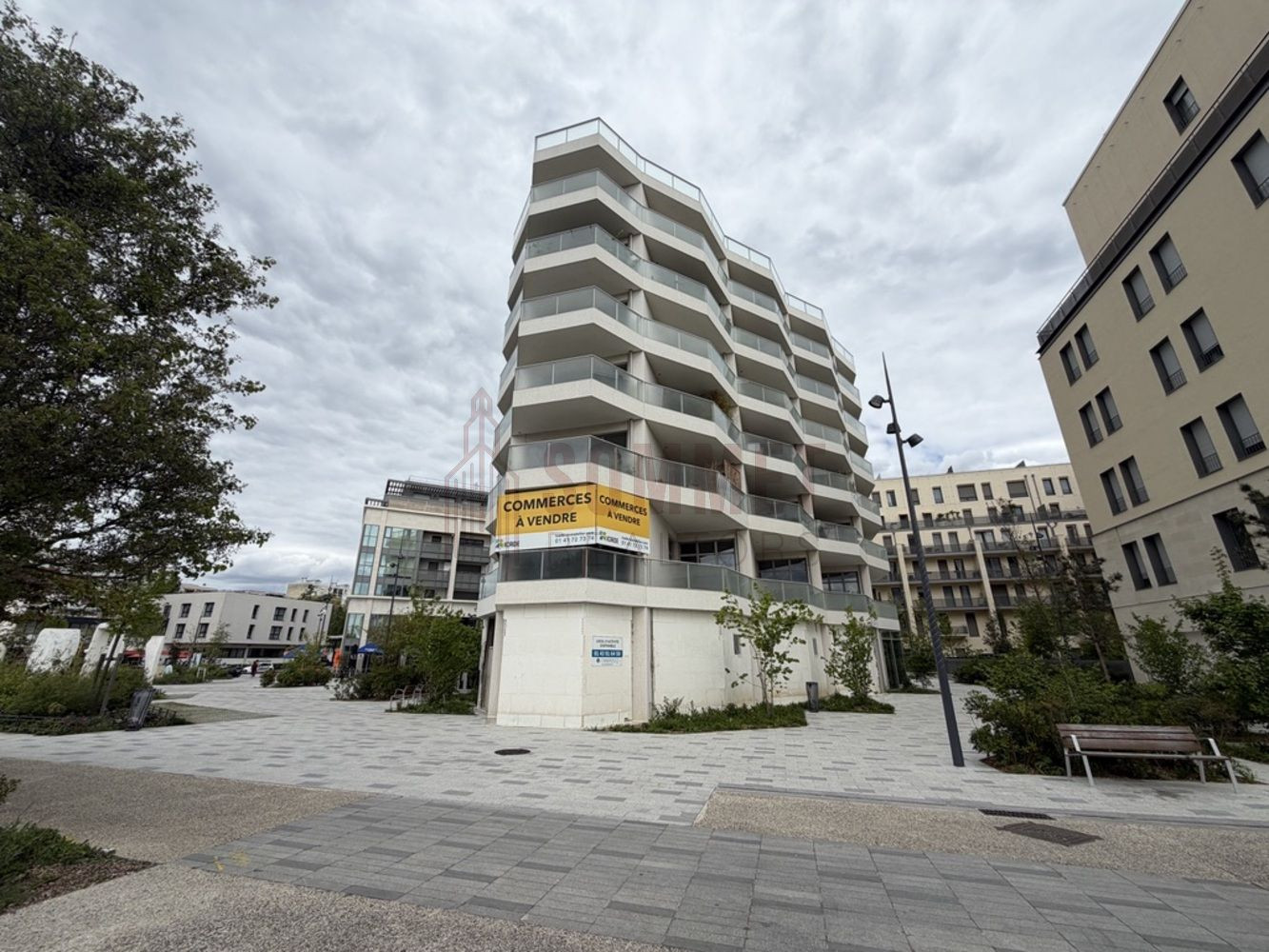 
                                                Location
                                                 Studio lumineux avec terrasse dans résidence