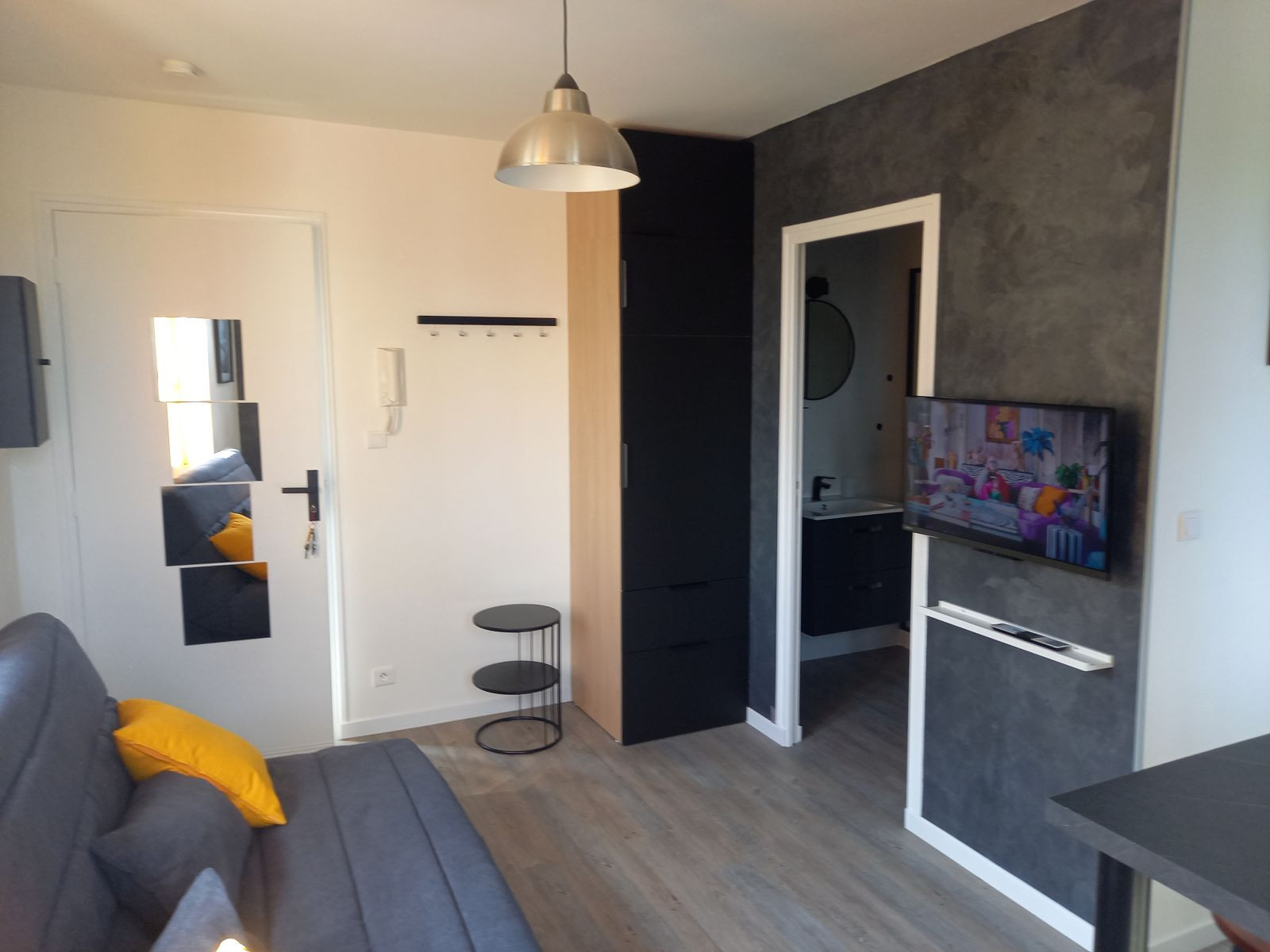 
                                                Location
                                                 Studio lumineux Chalonnes/Loire - idéal étudiant