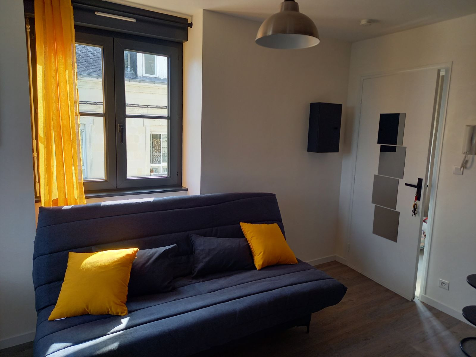 
                                                Location
                                                 Studio lumineux Chalonnes/Loire - idéal étudiant