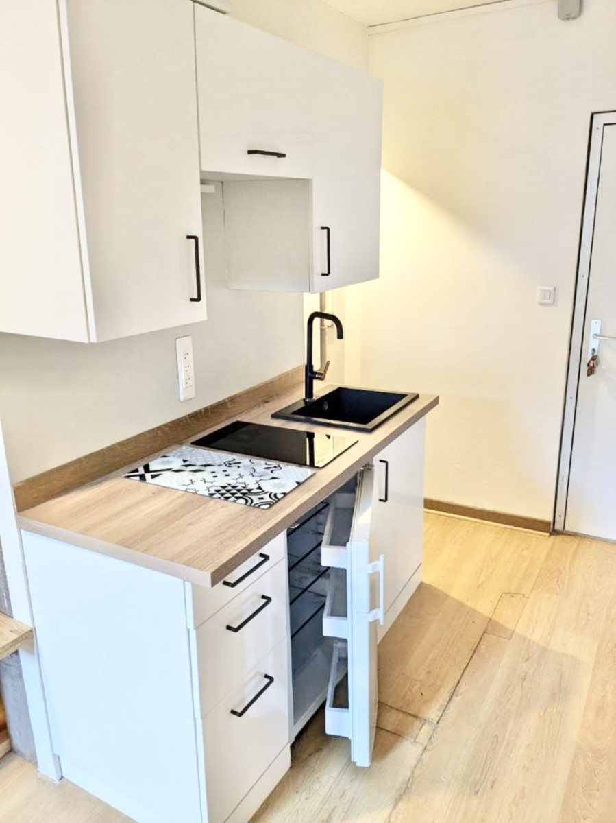 
                                                Location
                                                 Studio lumineux – cuisine équipée - Brest