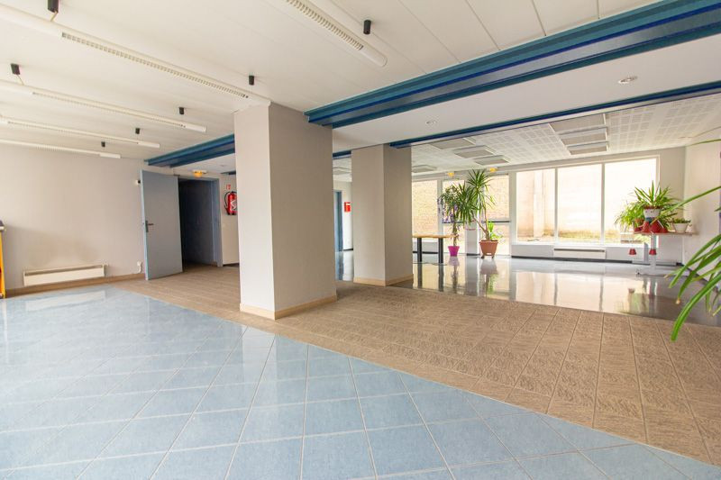 
                                                Location
                                                 Studio lumineux dans résidence avec concierge