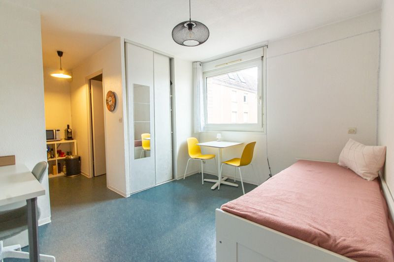 
                                                Location
                                                 Studio lumineux dans résidence avec concierge