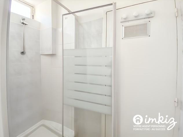 
                                                Vente
                                                 Studio lumineux dans un quartier agréable