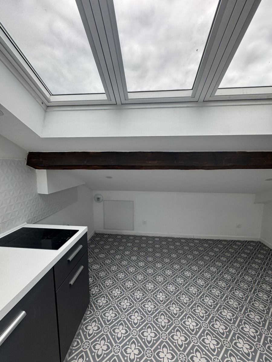 
                                                Location
                                                 Studio lumineux de 20 m² – Saint-Fons