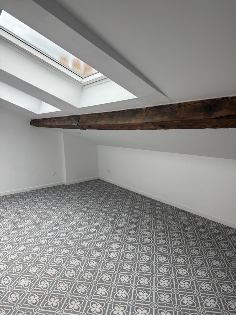 
                                                Location
                                                 Studio lumineux de 20 m² – Saint-Fons