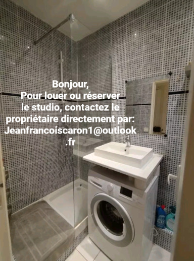 
                                                Location
                                                 Studio lumineux de 24m² situé au 1er étage