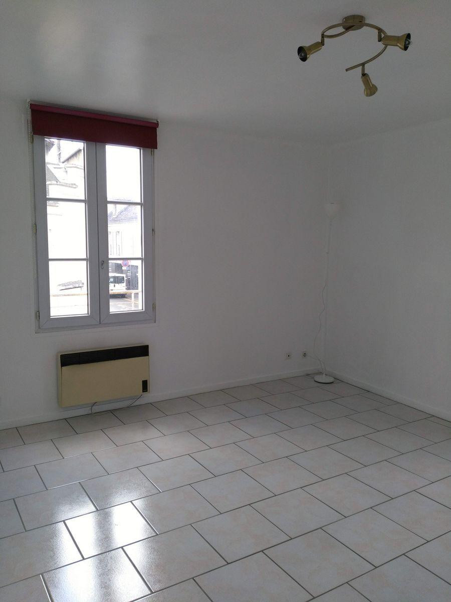 
                                                Location
                                                 Studio lumineux en plein centre-ville Montereau