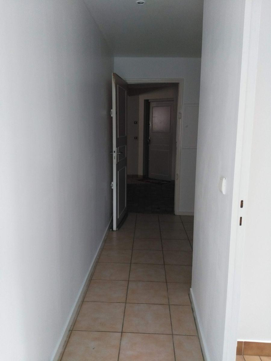 
                                                Location
                                                 Studio lumineux en plein centre-ville Montereau