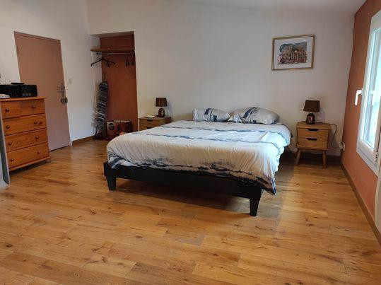 
                                                Location
                                                 Studio lumineux et rénové en coeur de ville