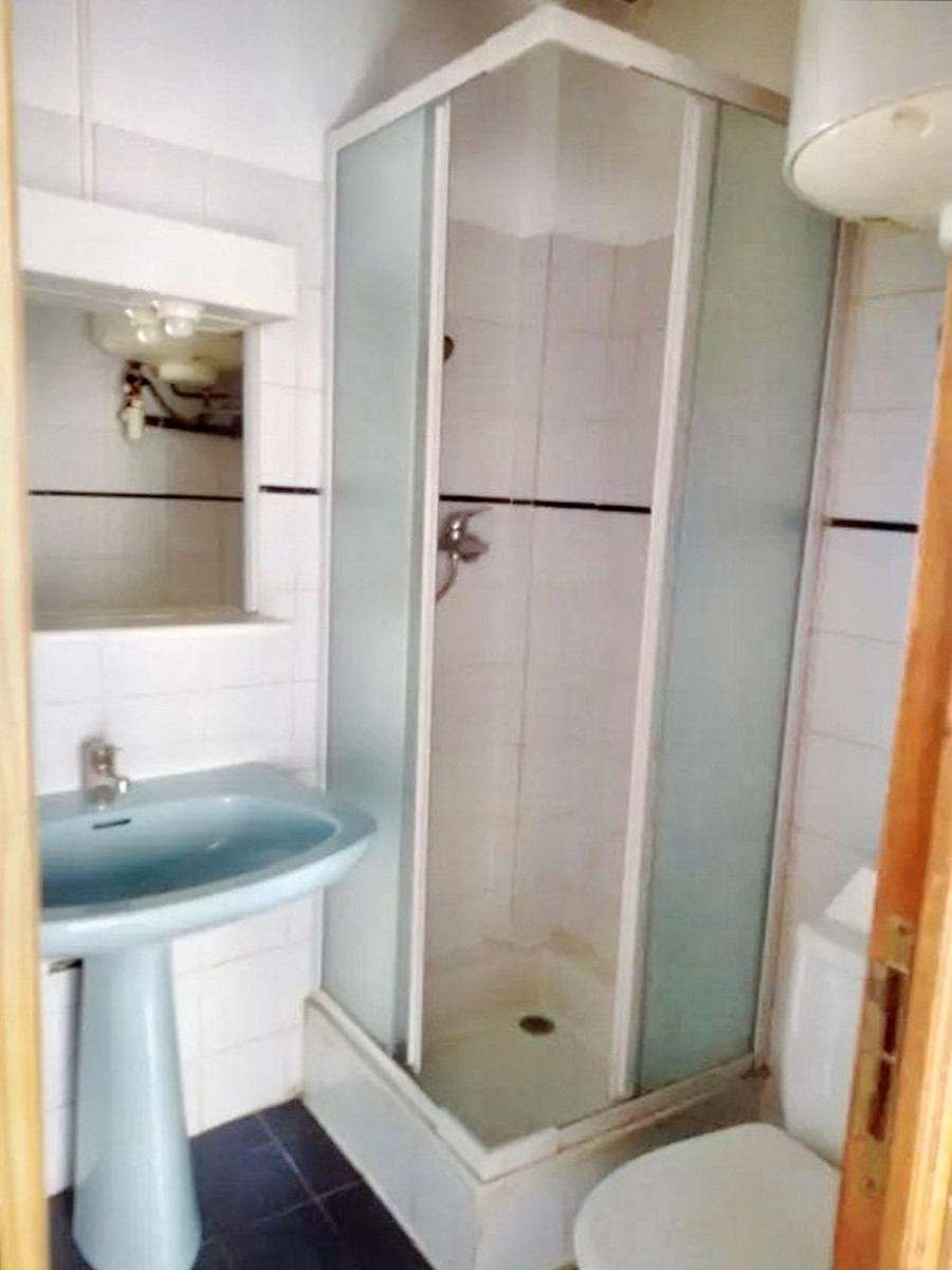 
                                                Location
                                                 Studio lumineux et sécurisé