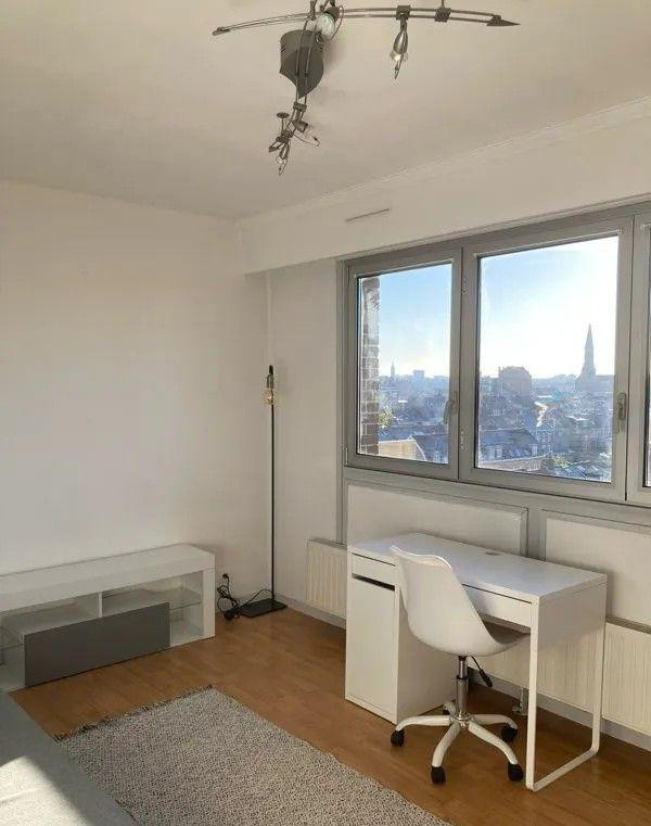 
                                                Location
                                                 Studio lumineux et tout équipé